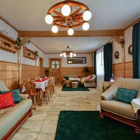 Rodzinny Dom I Apartamenty U Ciwersa Z Balia W Ogrodzie Bialka Tatrzanska Exterior photo