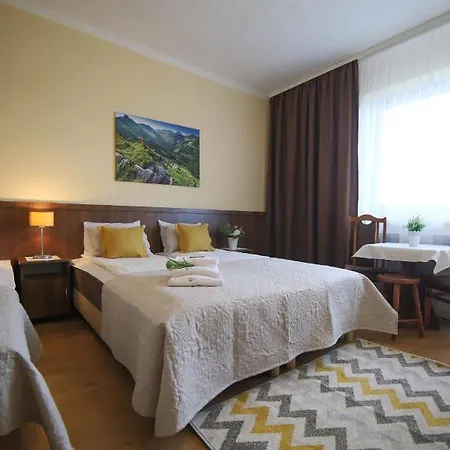 Rodzinny Dom I Apartamenty U Ciwersa Z Balia W Ogrodzie Bialka Tatrzanska Exterior photo