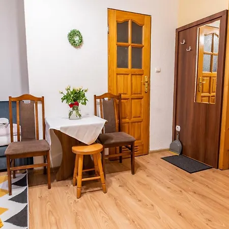 Rodzinny Dom I Apartamenty U Ciwersa Z Balia W Ogrodzie Bialka Tatrzanska Exterior photo