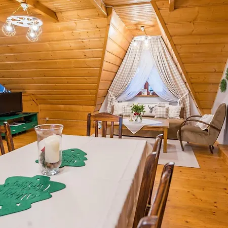 Rodzinny Dom I Apartamenty U Ciwersa Z Balia W Ogrodzie Bialka Tatrzanska Exterior photo