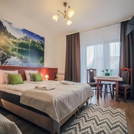 Rodzinny Dom I Apartamenty U Ciwersa Z Balia W Ogrodzie Bialka Tatrzanska Exterior photo