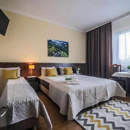 Rodzinny Dom I Apartamenty U Ciwersa Z Balia W Ogrodzie Bialka Tatrzanska Exterior photo